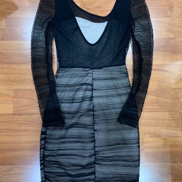 Gorgeous Black/Nude Night-Out Mini Dress - Picture 4 of 6